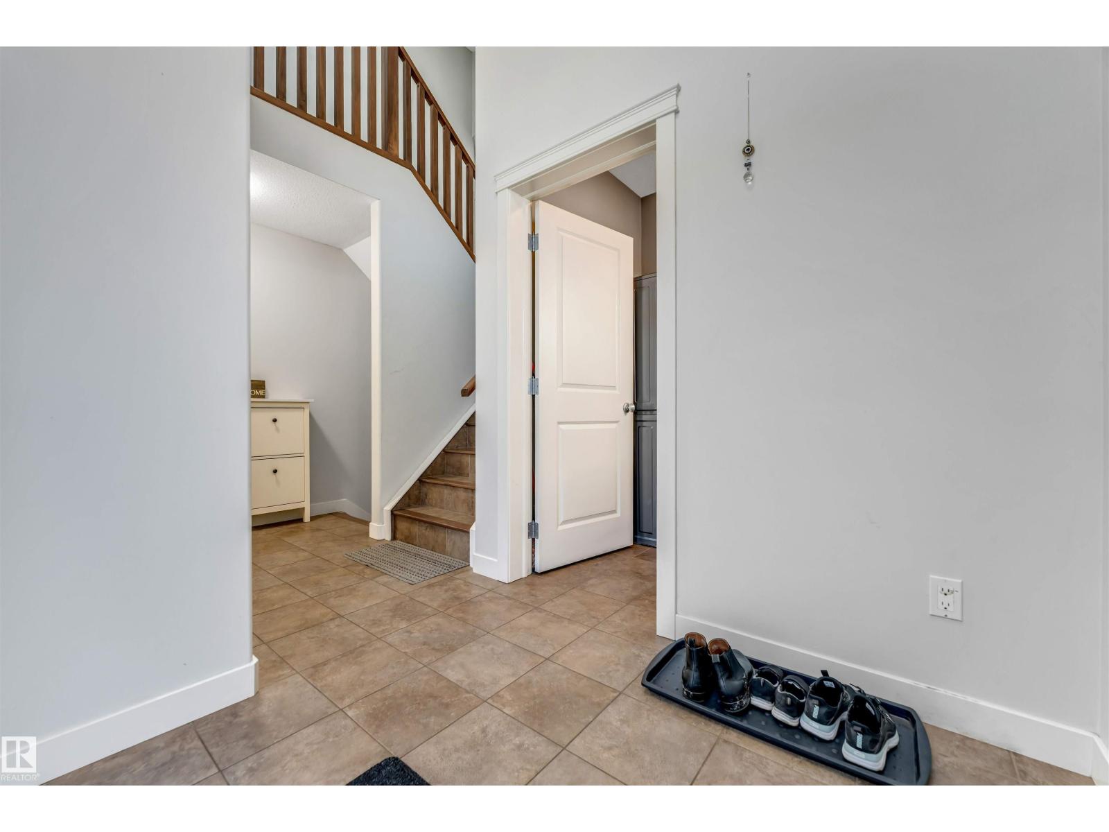 Photo 19 of 1920 69 St Sw, Edmonton AB