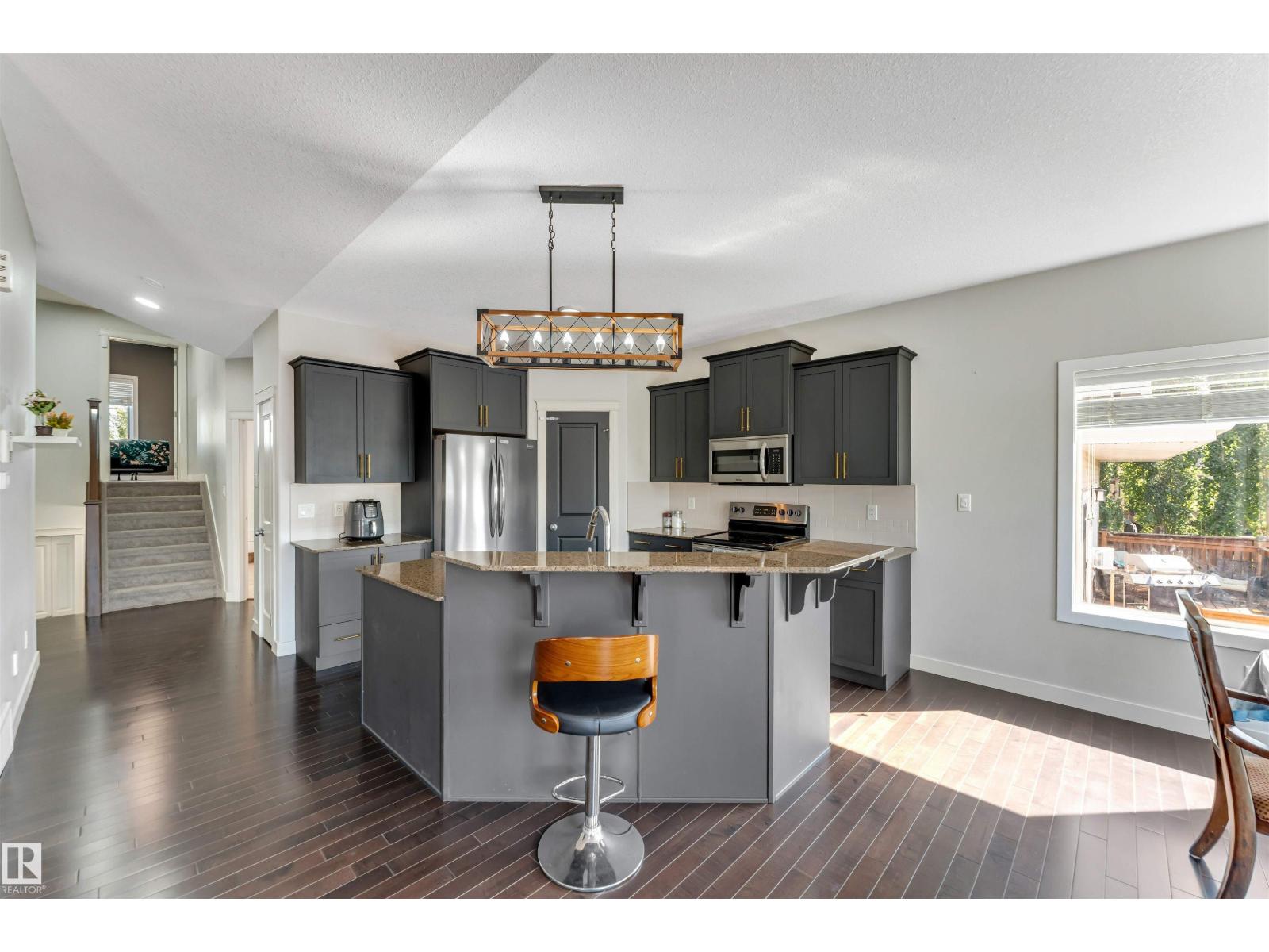 Photo 31 of 1920 69 St Sw, Edmonton AB