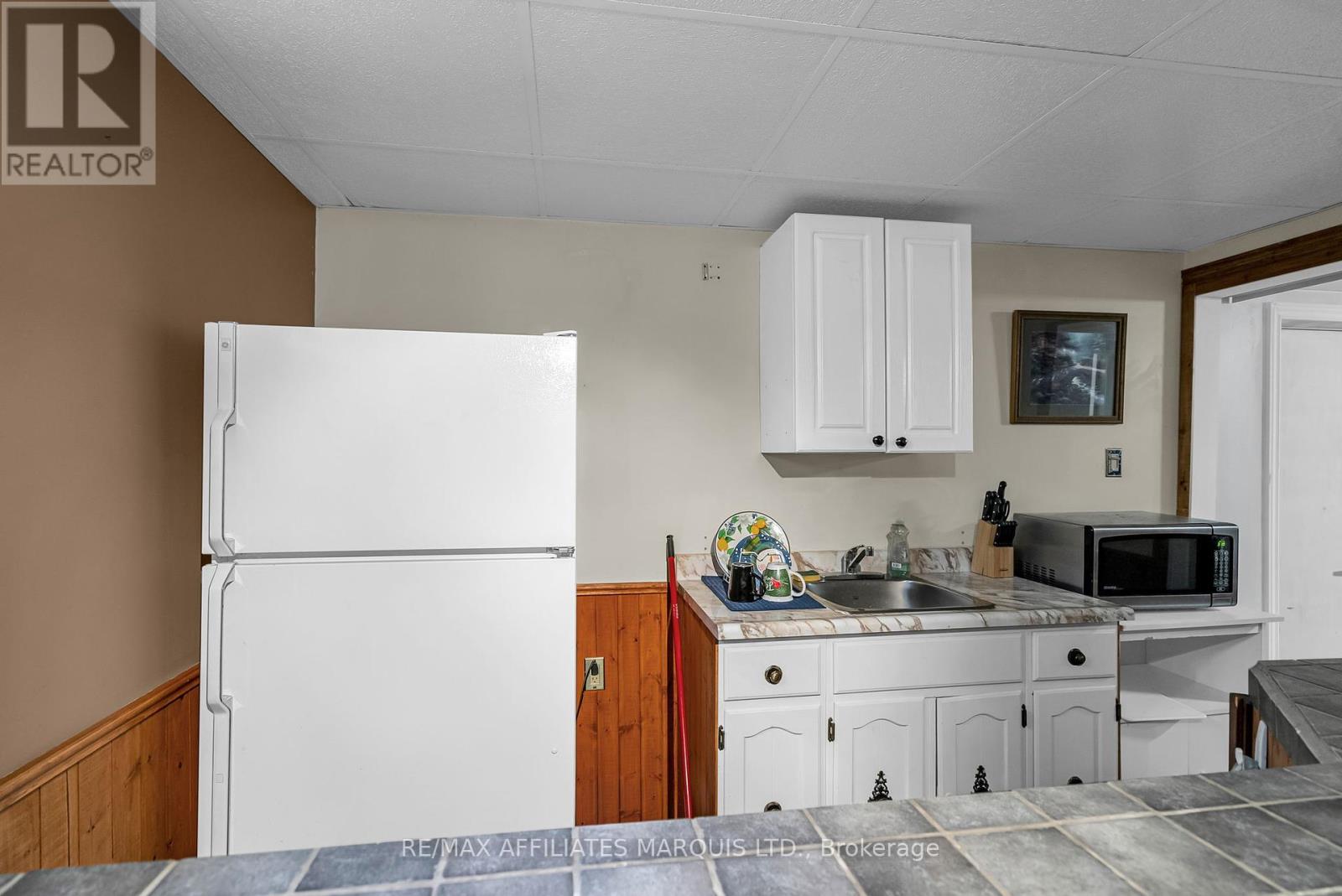 Photo 22 of 417 Beach Avenue, Cornwall ON