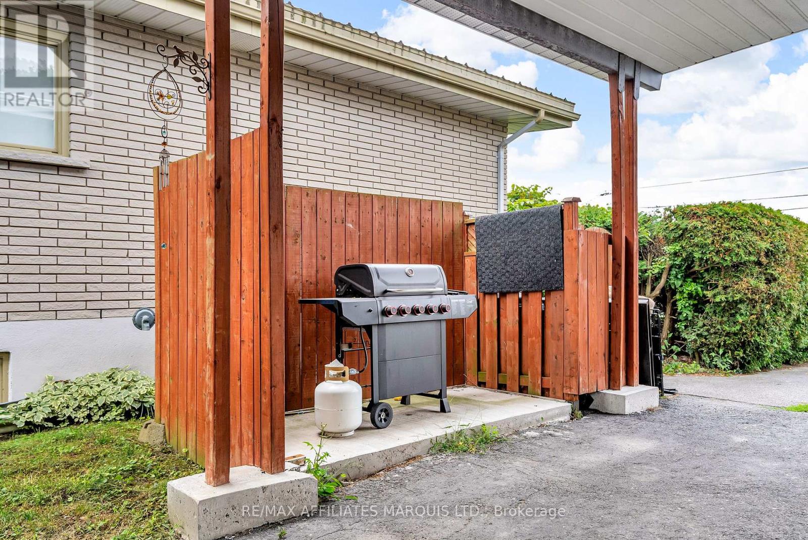 Photo 26 of 417 Beach Avenue, Cornwall ON