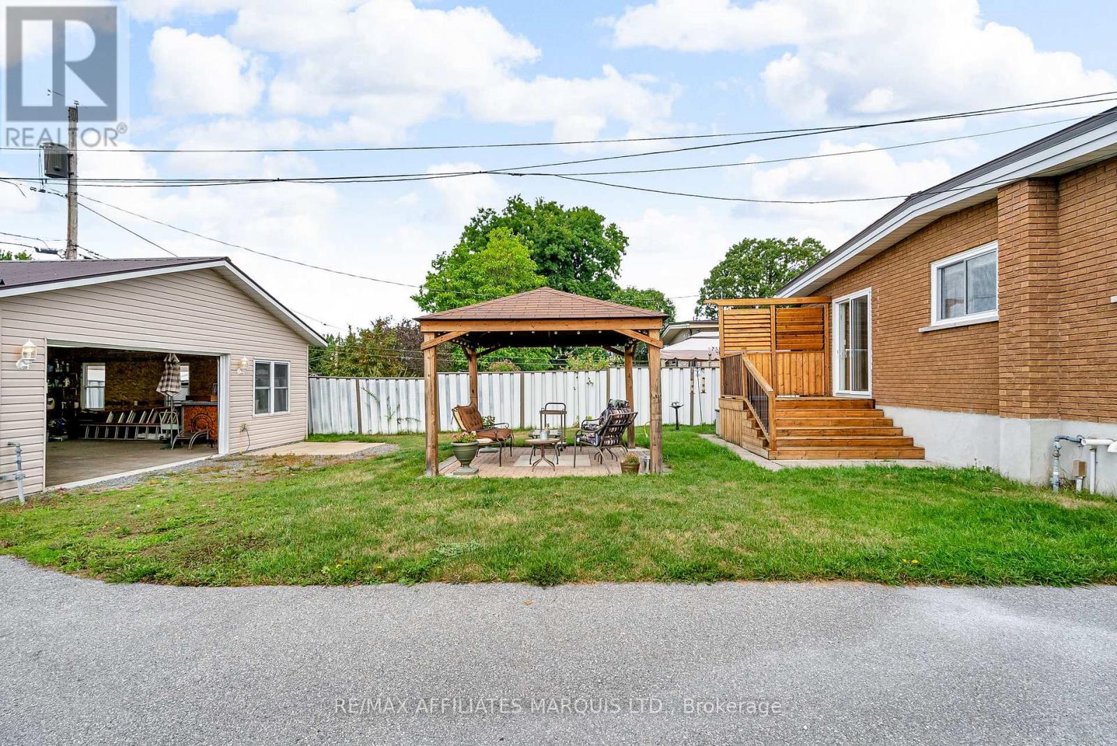 Photo 29 of 417 Beach Avenue, Cornwall ON