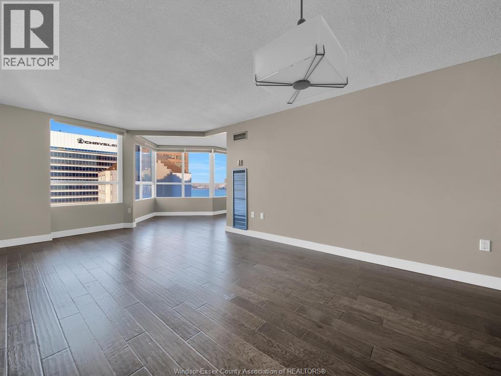 Photo 4 of 75 Riverside Drive East Unit 1210, Windsor ON