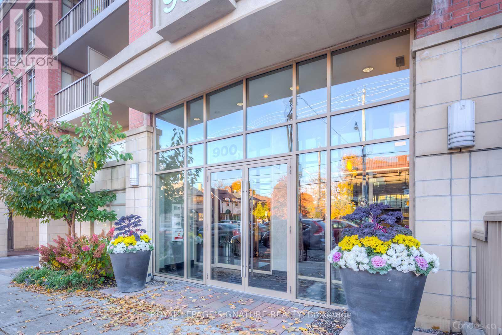 Photo 1 of 1208 900 Mount Pleasant Road, Toronto ON