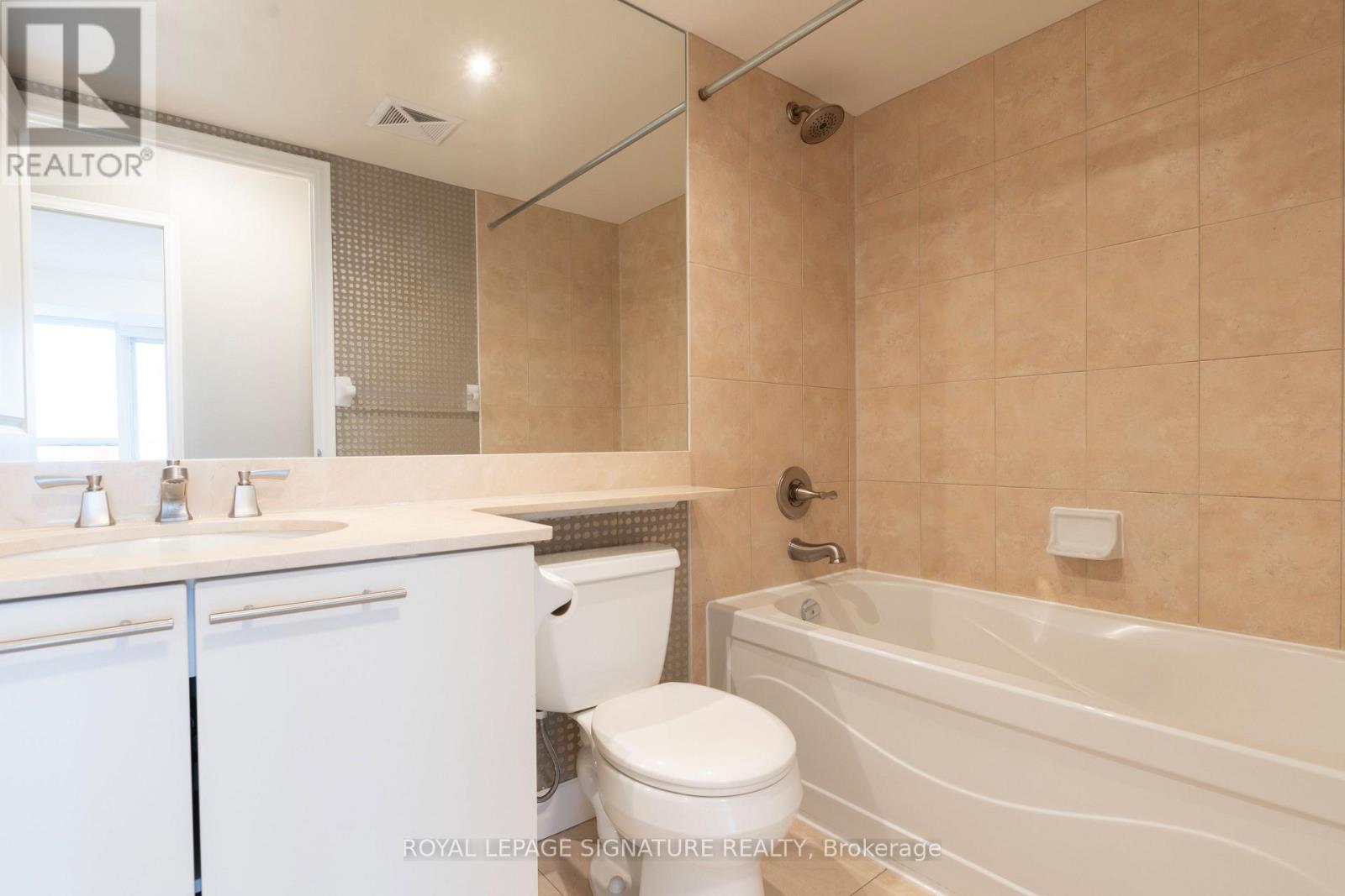 Photo 11 of 1208 900 Mount Pleasant Road, Toronto ON