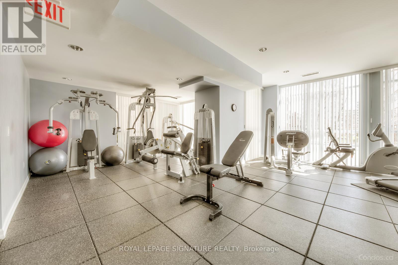 Photo 15 of 1208 900 Mount Pleasant Road, Toronto ON