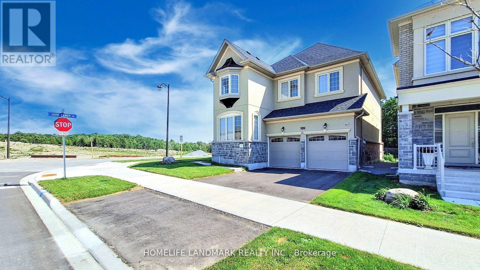 Photo 2 of 199 Seaview Heights, East Gwillimbury ON
