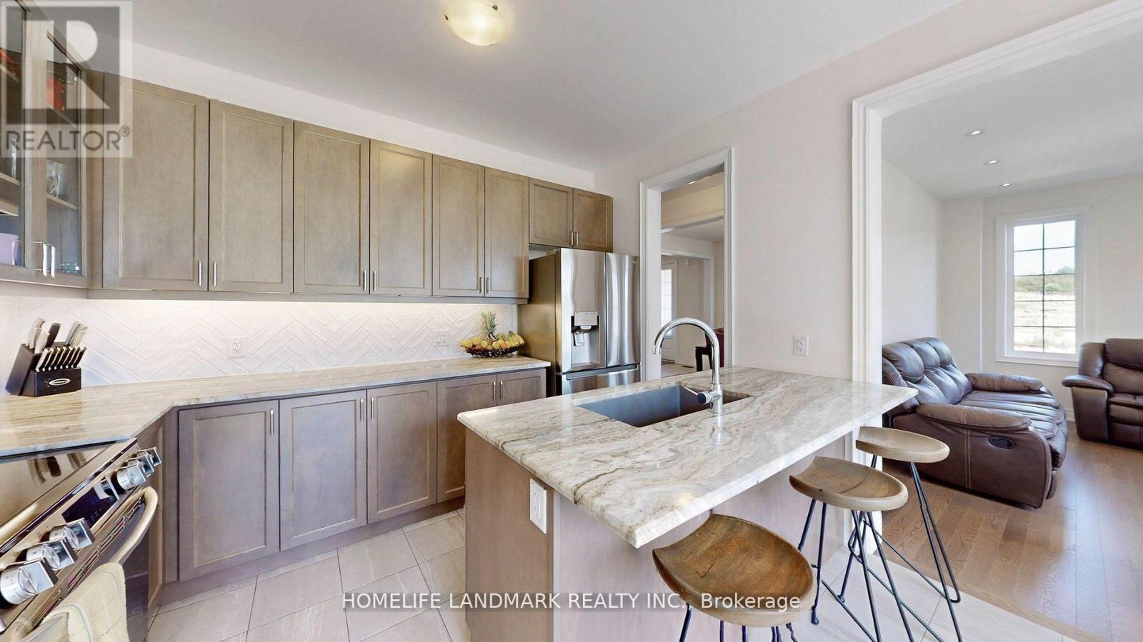 Photo 9 of 199 Seaview Heights, East Gwillimbury ON