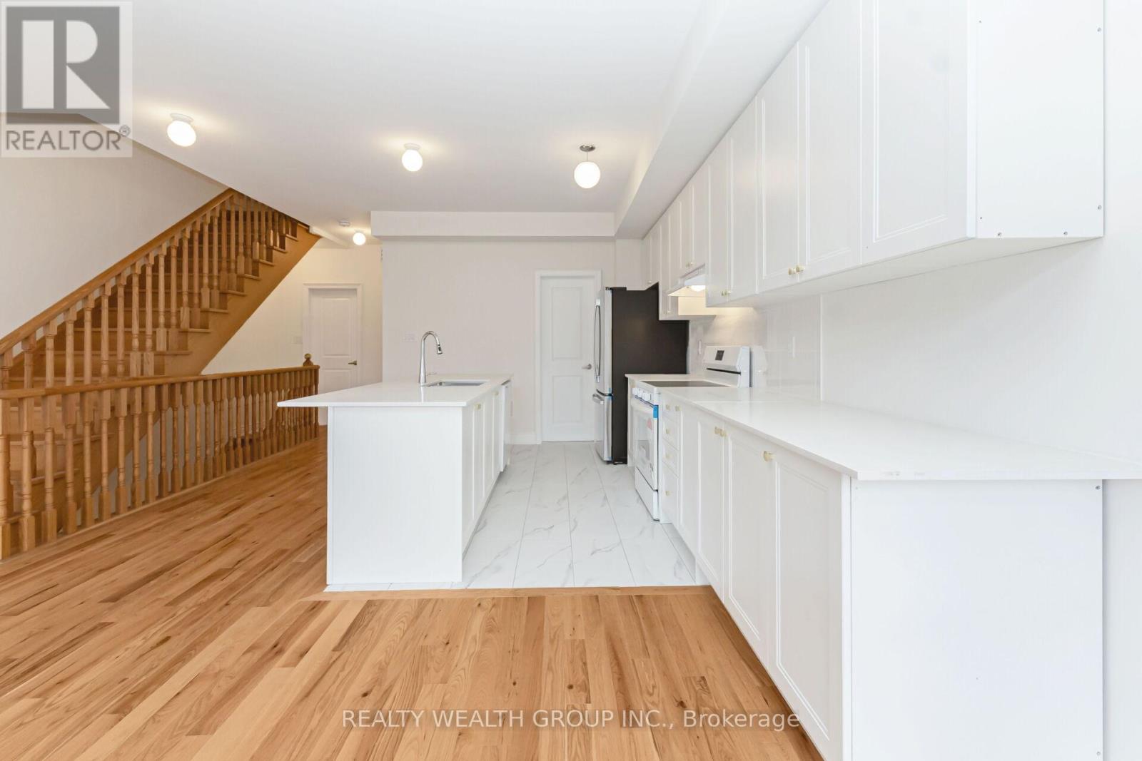 Photo 14 of 221 Tennant Circle, Vaughan ON