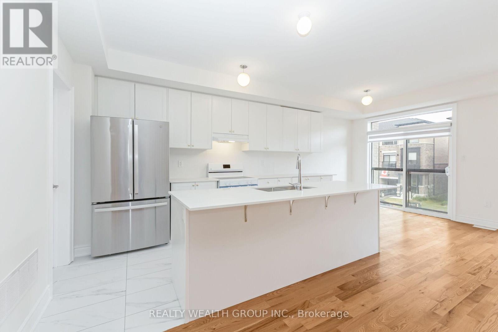Photo 15 of 221 Tennant Circle, Vaughan ON