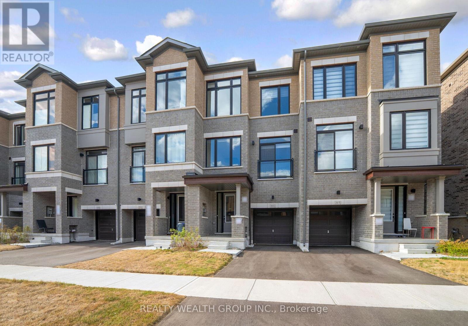 Photo 2 of 221 Tennant Circle, Vaughan ON