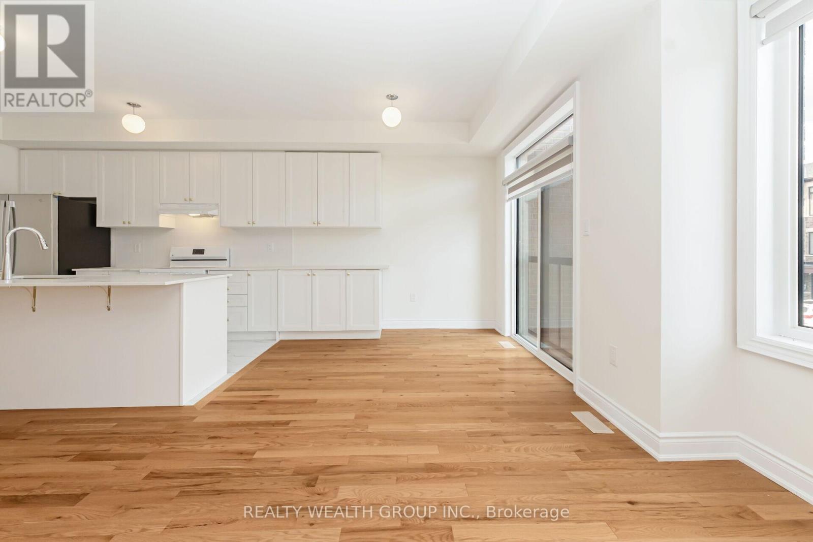 Photo 20 of 221 Tennant Circle, Vaughan ON