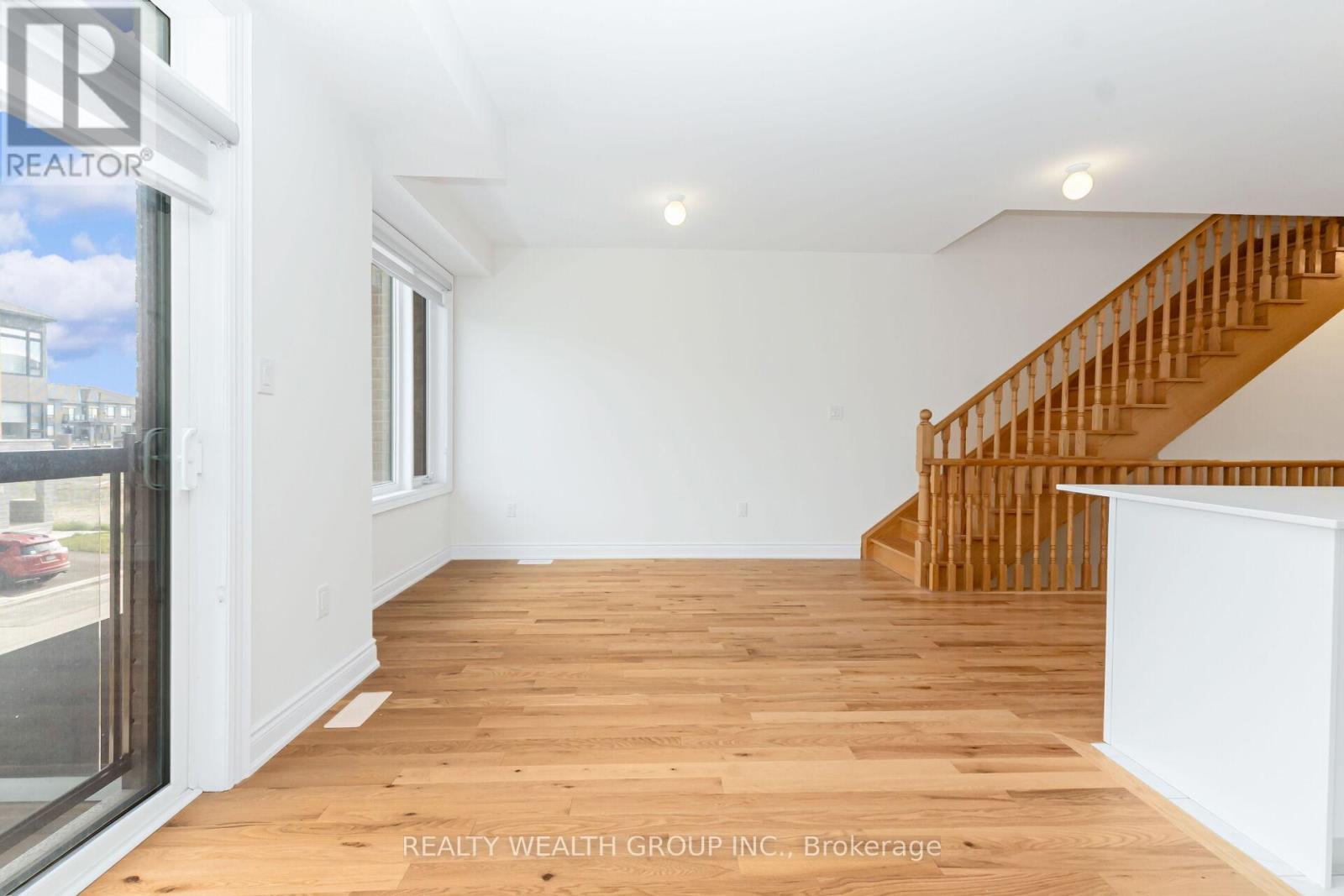 Photo 21 of 221 Tennant Circle, Vaughan ON