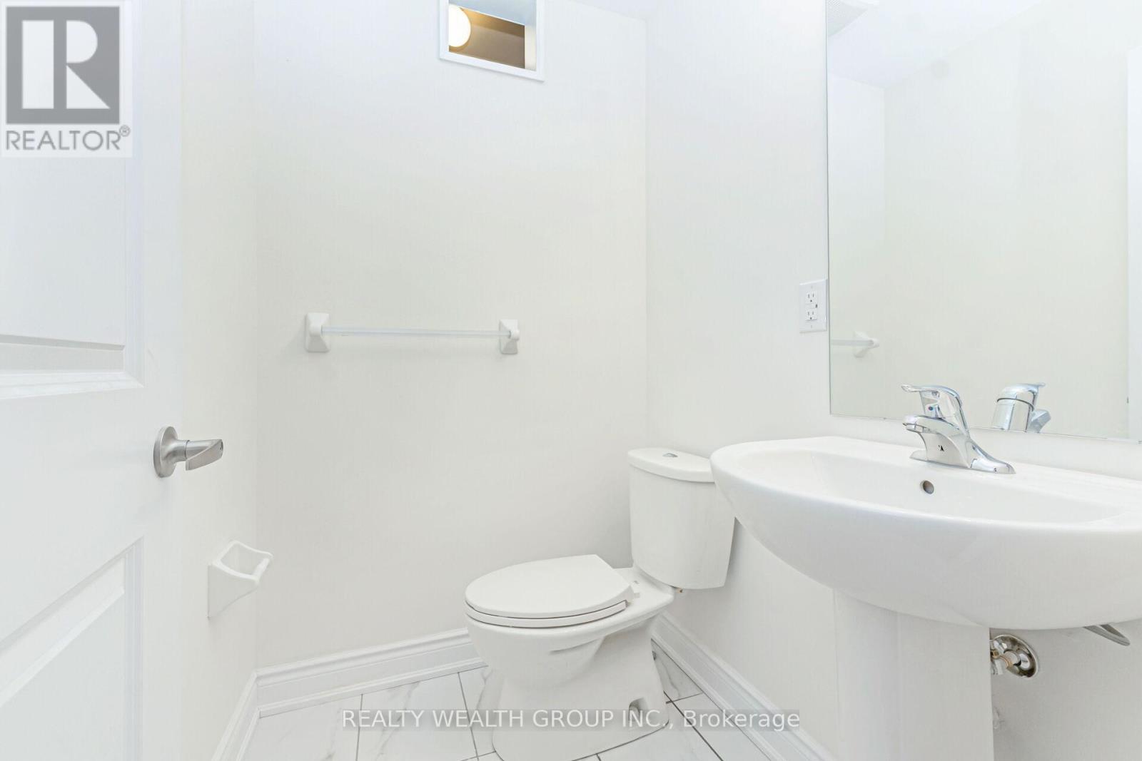 Photo 26 of 221 Tennant Circle, Vaughan ON