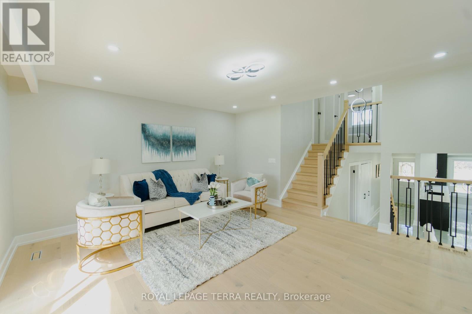 Photo 11 of 20 Histon Crescent, Brampton ON