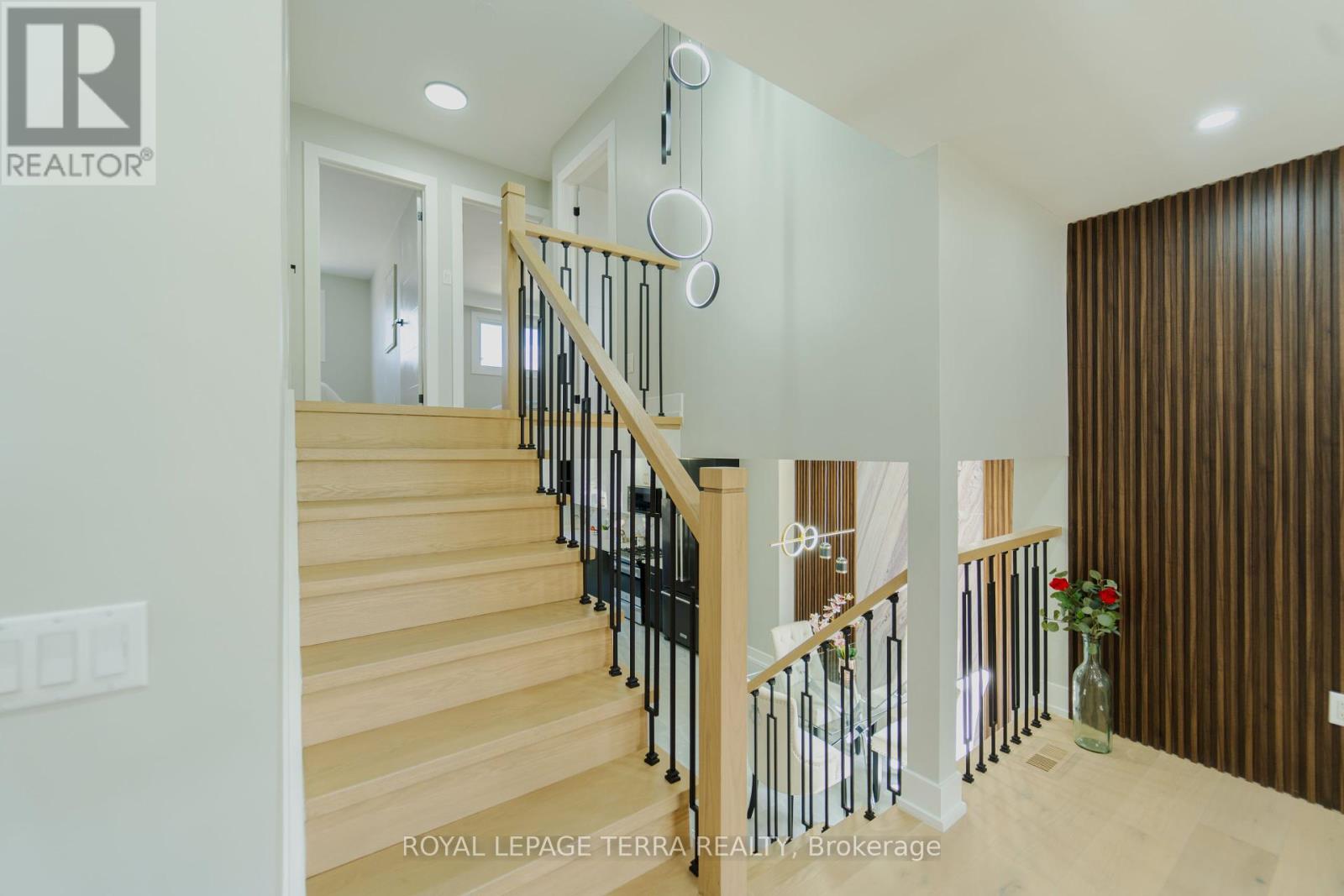 Photo 12 of 20 Histon Crescent, Brampton ON