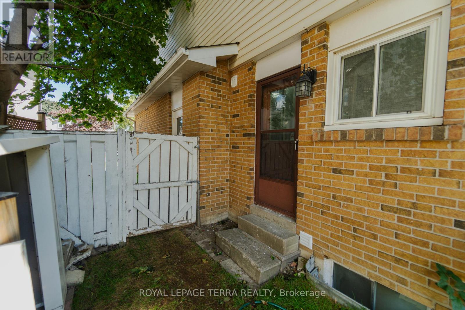 Photo 24 of 20 Histon Crescent, Brampton ON