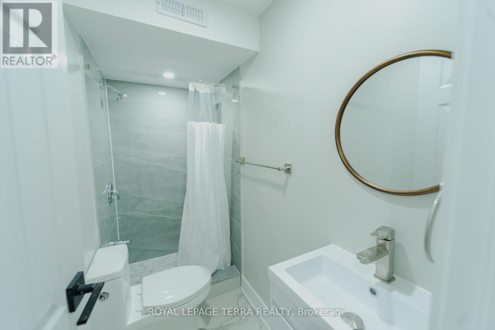 Photo 32 of 20 Histon Crescent, Brampton ON