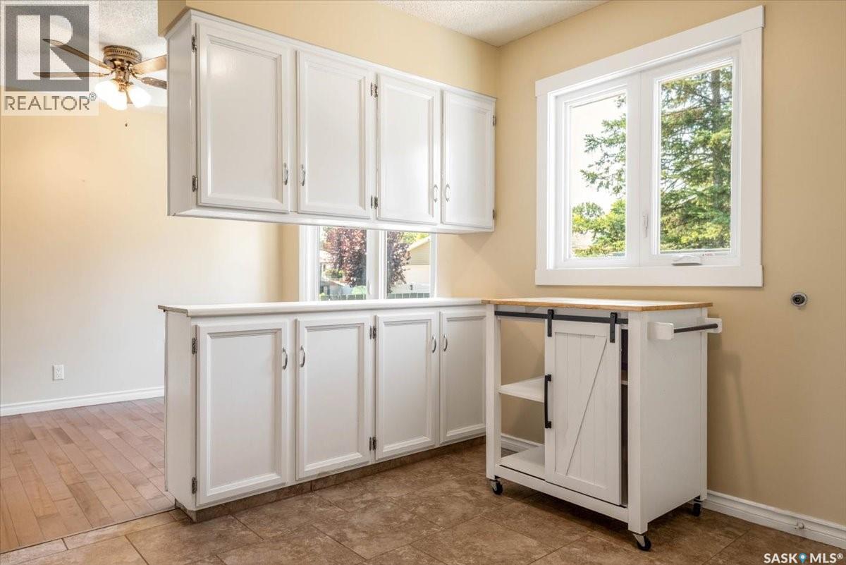 Photo 10 of 126 Mcsherry Crescent, Regina SK