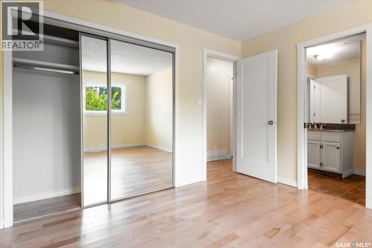 Photo 16 of 126 Mcsherry Crescent, Regina SK