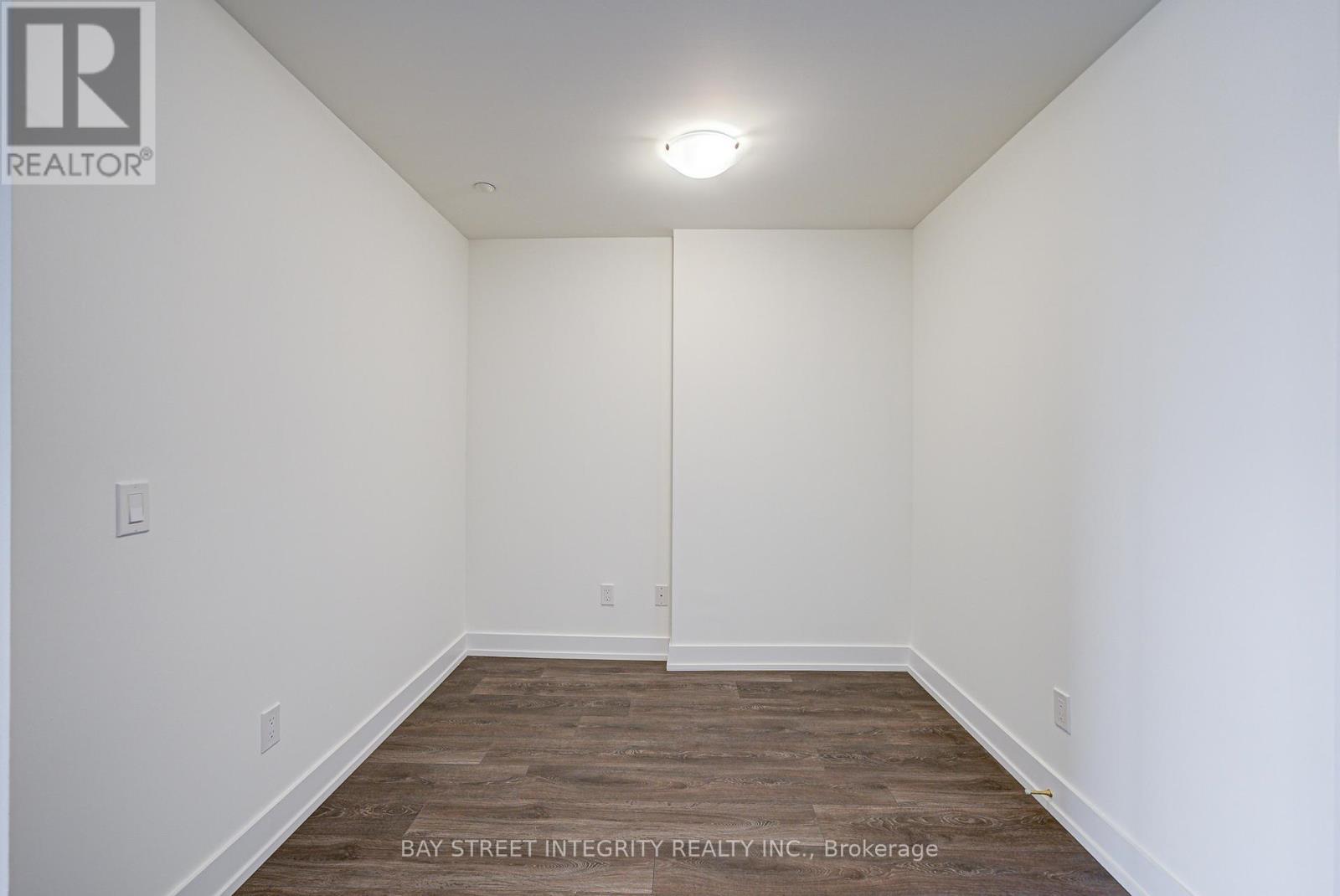 Photo 8 of 626 W 268 Buchanan Drive, Markham ON
