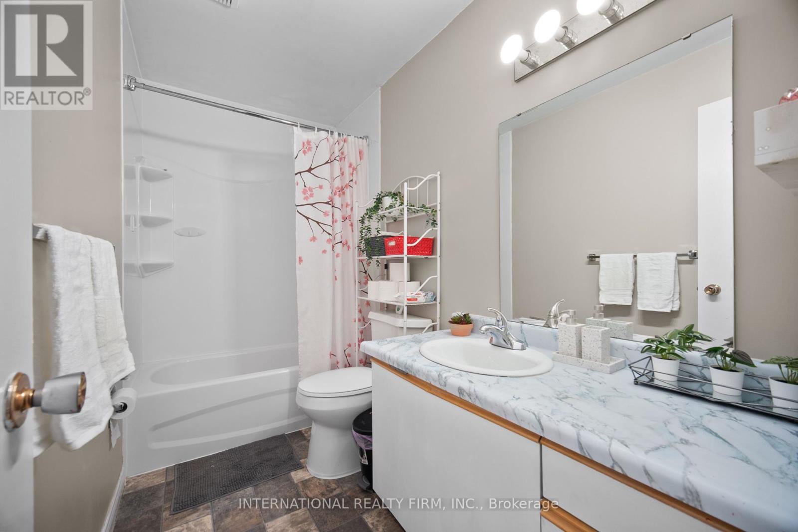 Photo 15 of 47 Speight Crescent, London East ON