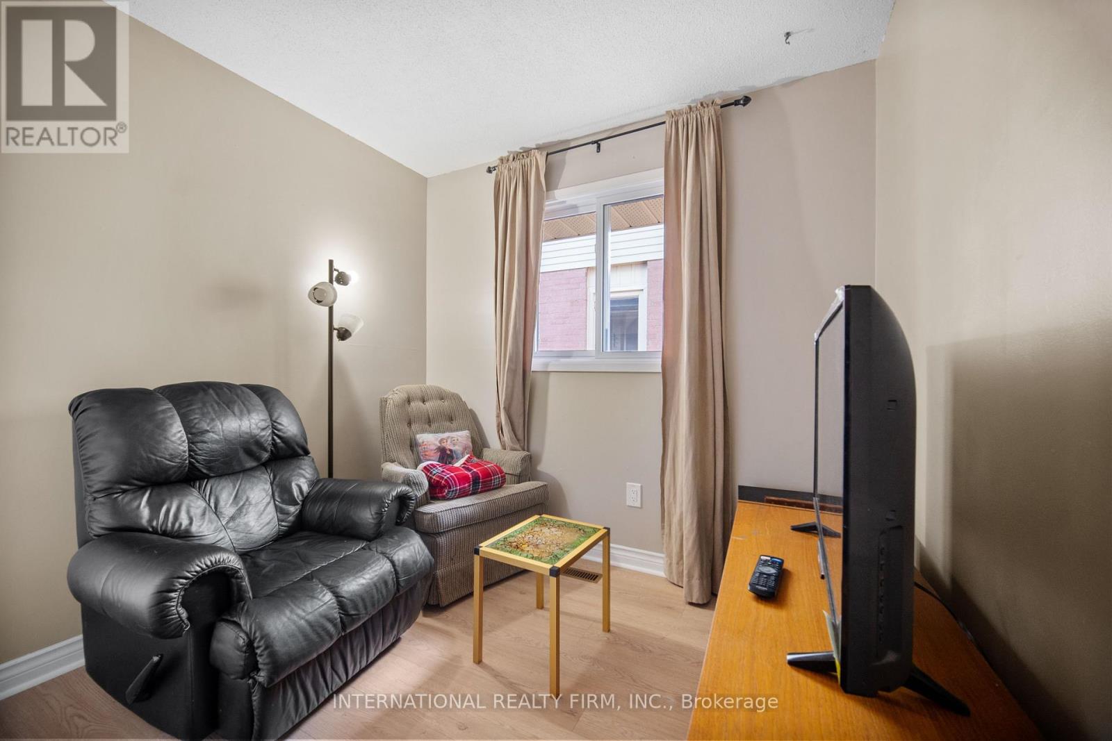 Photo 16 of 47 Speight Crescent, London East ON