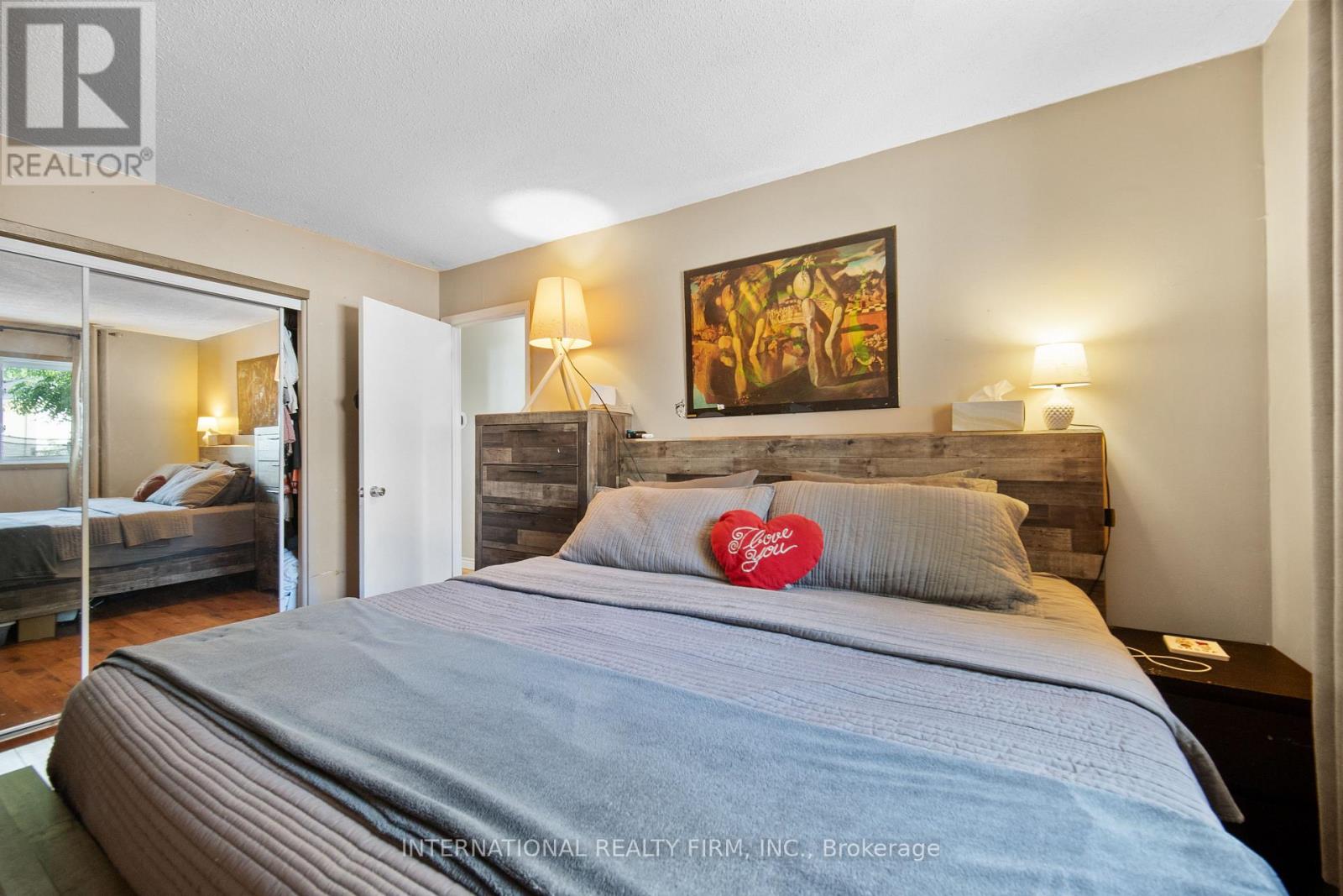 Photo 20 of 47 Speight Crescent, London East ON