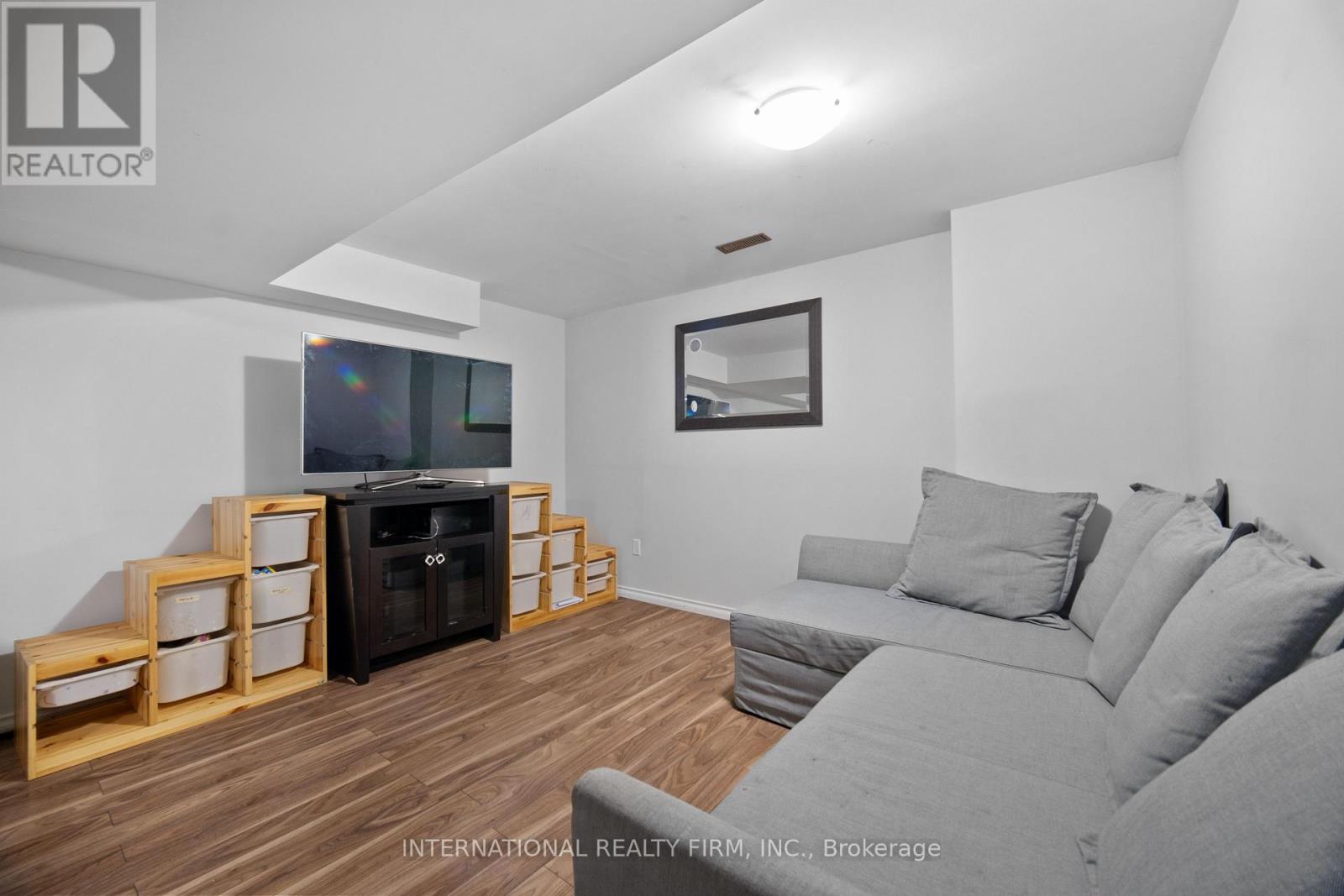 Photo 32 of 47 Speight Crescent, London East ON