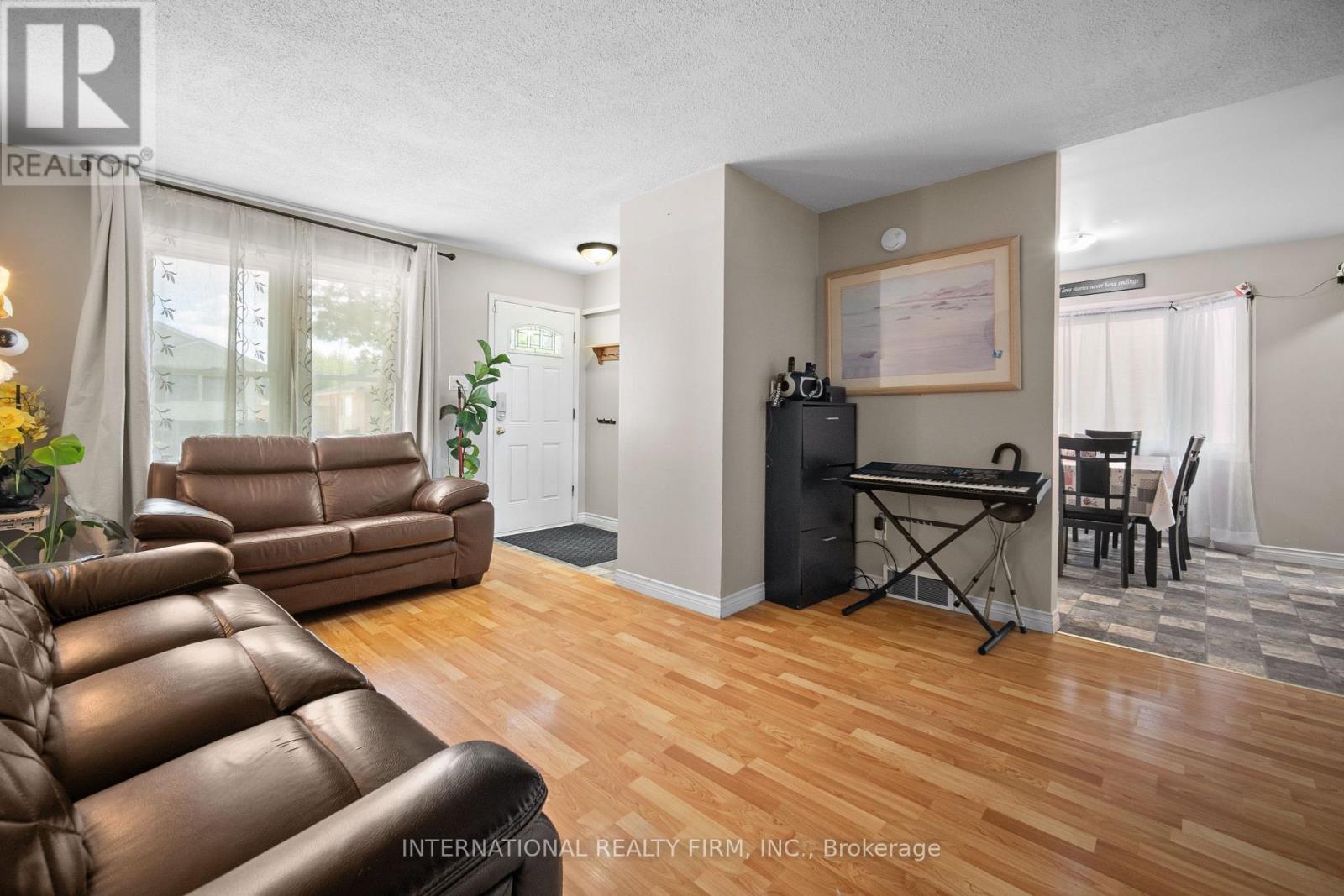 Photo 9 of 47 Speight Crescent, London East ON