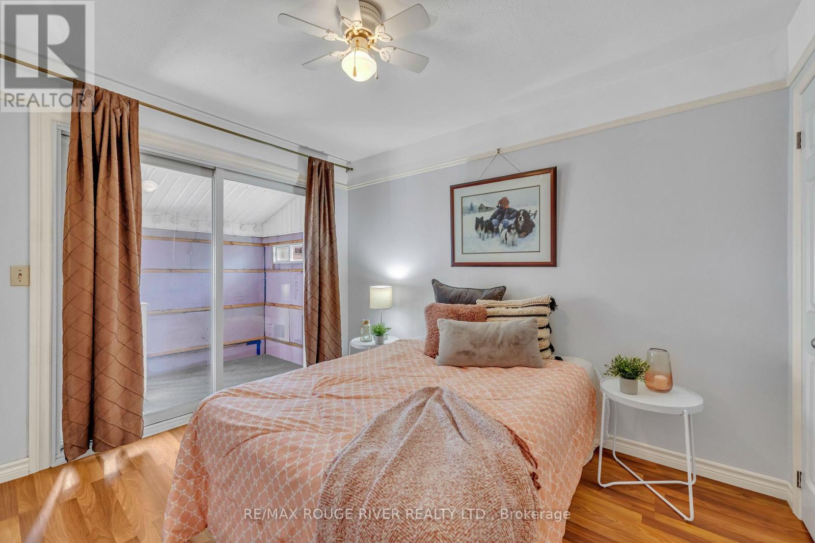 Photo 14 of 686 Perry Crescent, Oshawa ON