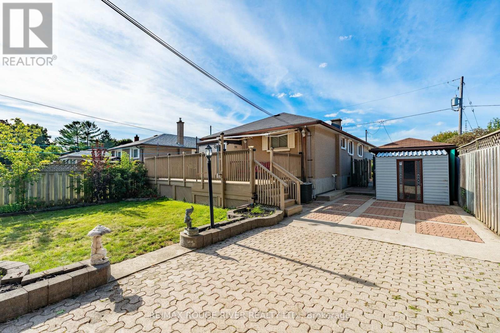 Photo 25 of 686 Perry Crescent, Oshawa ON