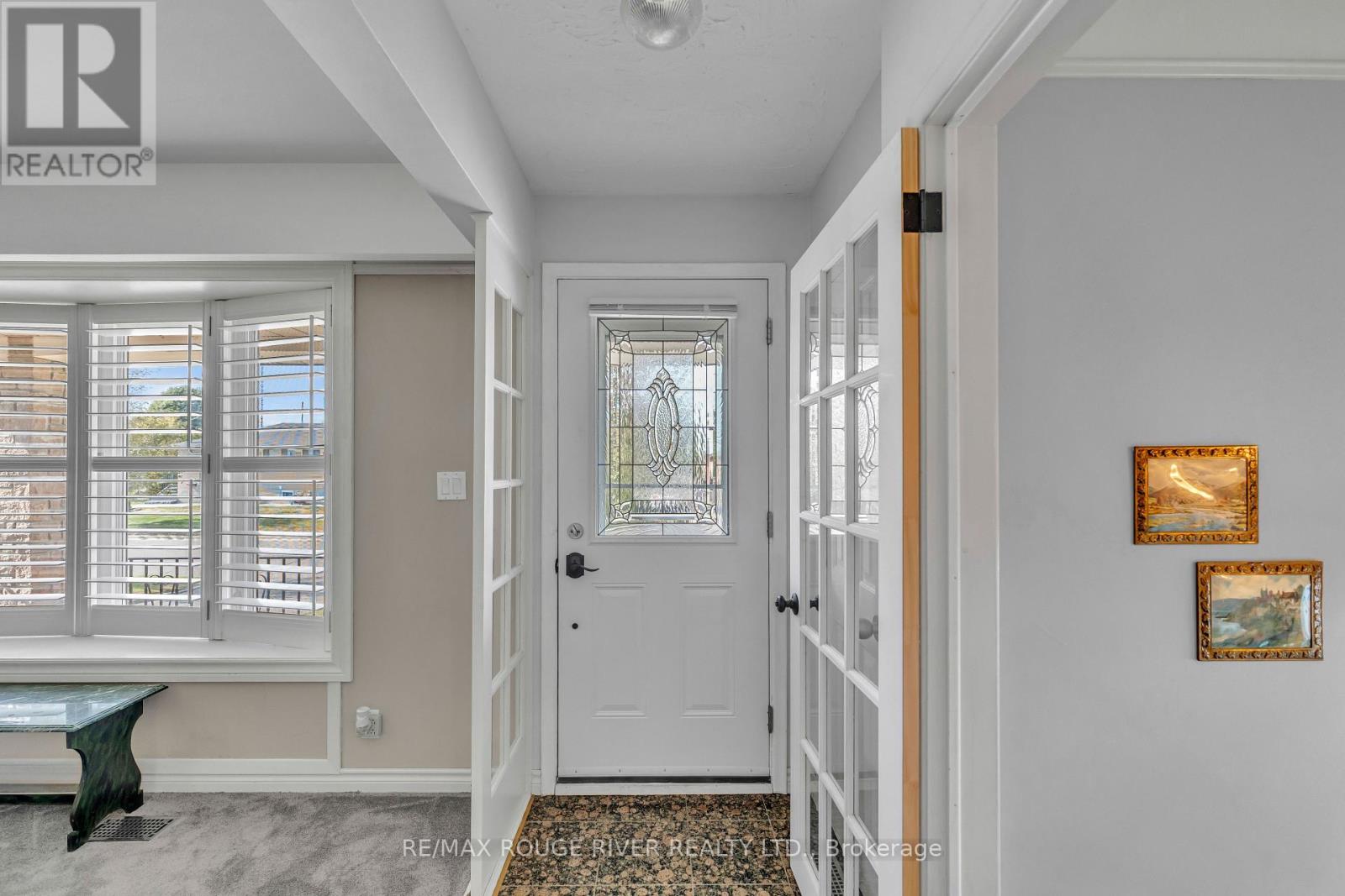 Photo 4 of 686 Perry Crescent, Oshawa ON