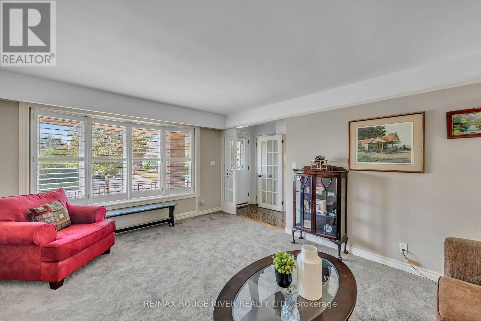 Photo 8 of 686 Perry Crescent, Oshawa ON