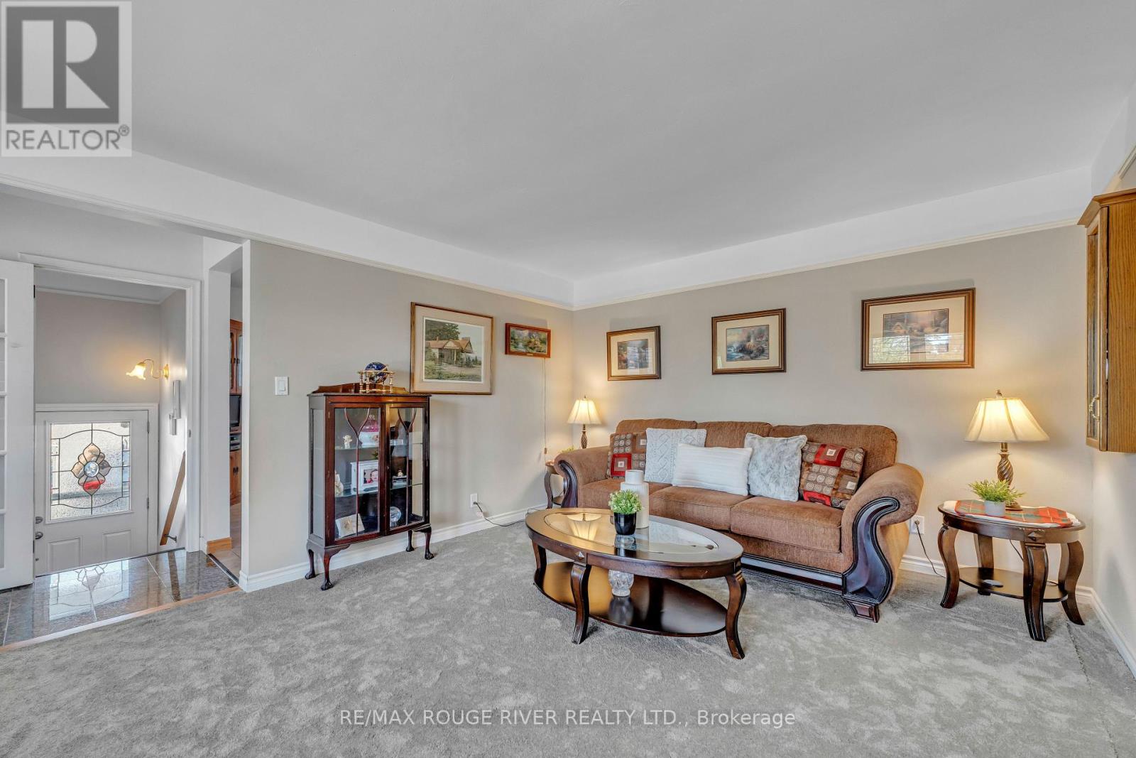 Photo 9 of 686 Perry Crescent, Oshawa ON
