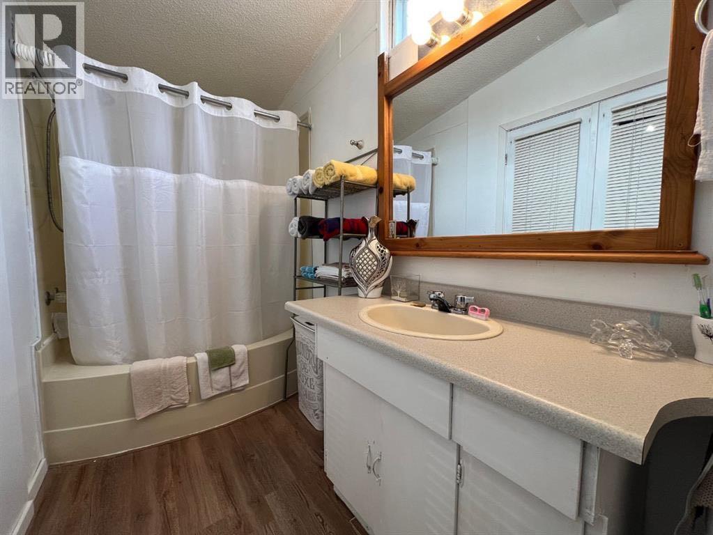 Photo 17 of 9920 97 Street, Wembley AB