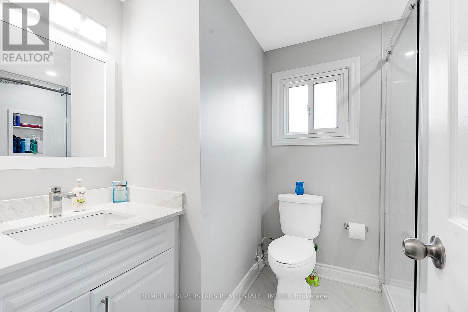 Photo 24 of 26 Songsparrow Drive, Brampton ON