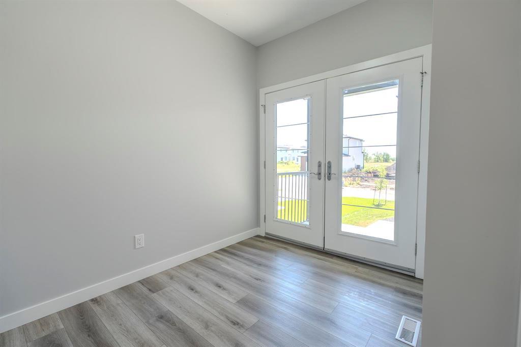 Photo 3 of 96 Cheema Drive, Winnipeg MB