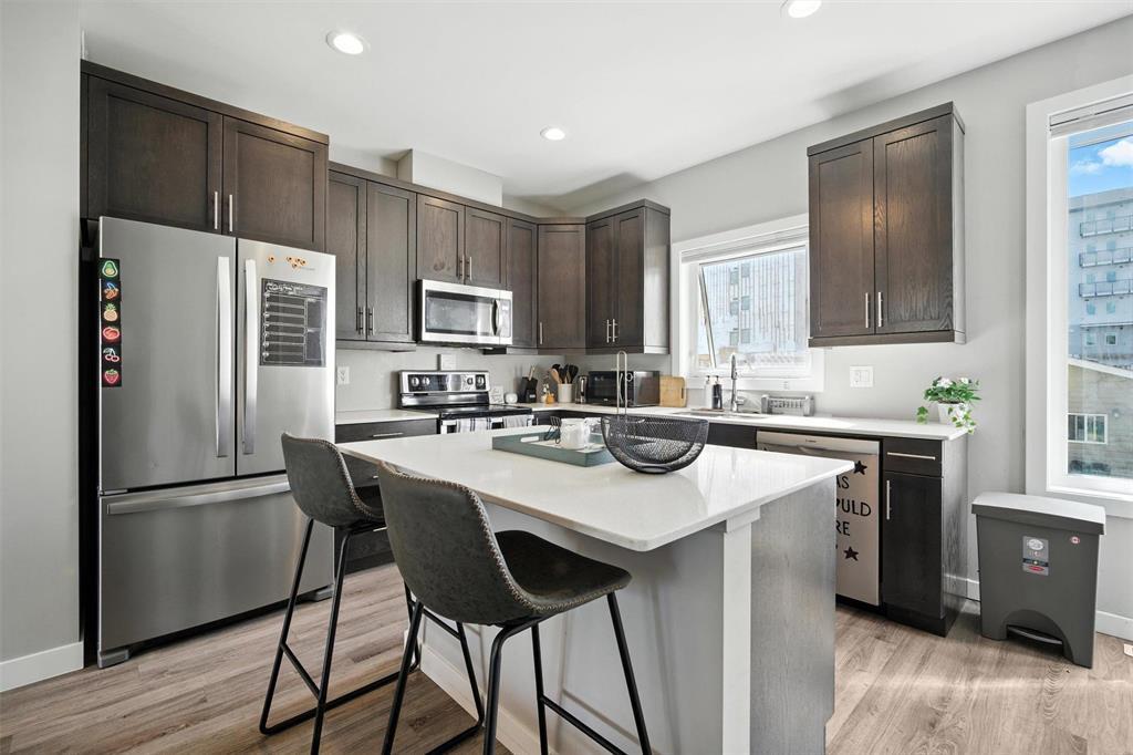 Photo 11 of 212 Park East Drive, Winnipeg MB