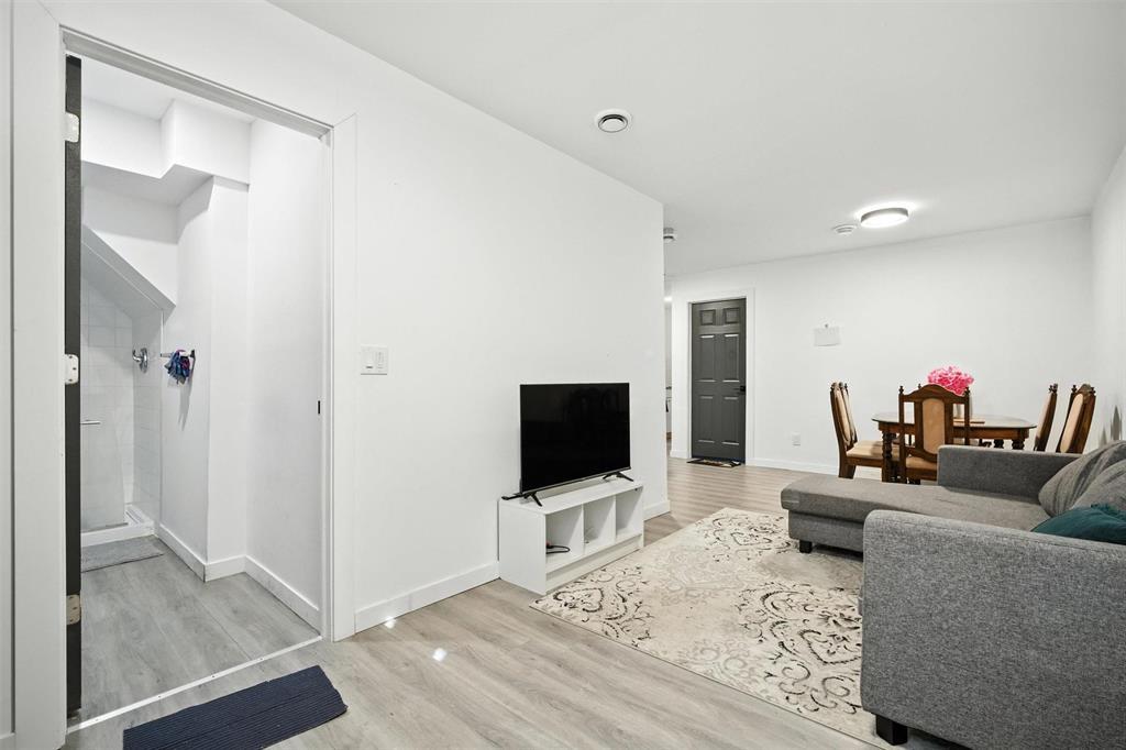 Photo 31 of 212 Park East Drive, Winnipeg MB