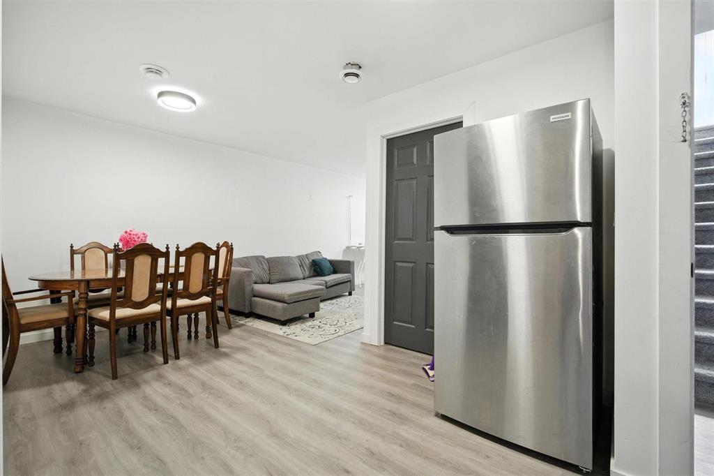 Photo 33 of 212 Park East Drive, Winnipeg MB