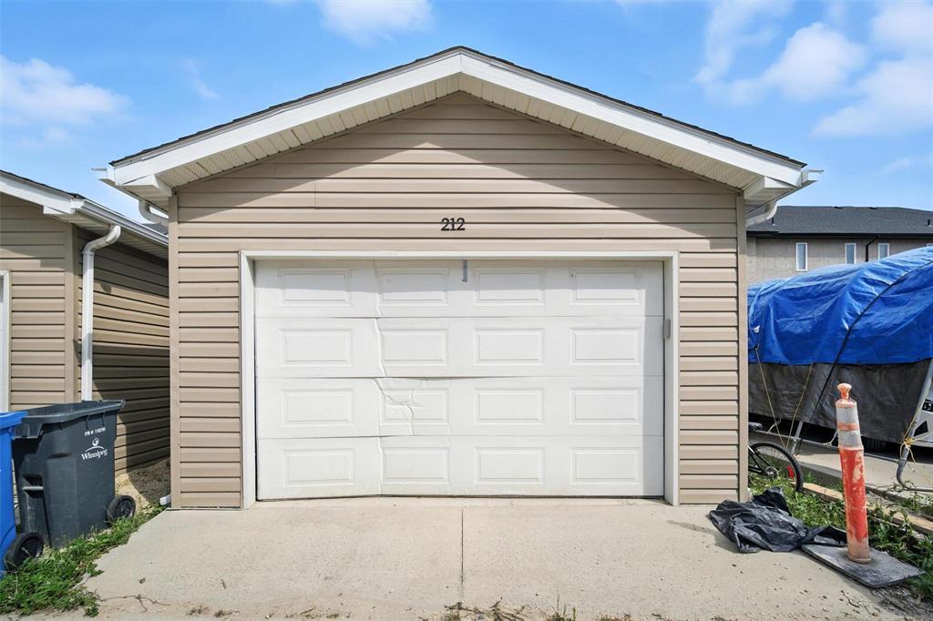 Photo 34 of 212 Park East Drive, Winnipeg MB