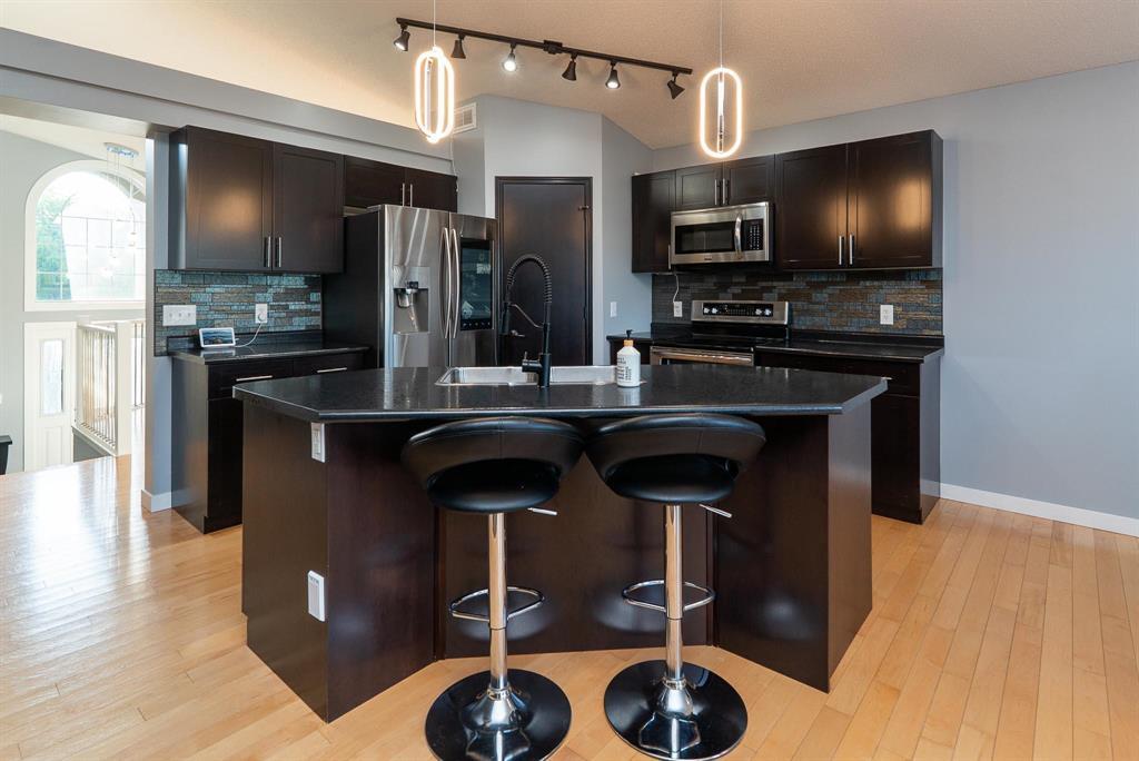 Photo 20 of 111 Desrosiers Drive, Winnipeg MB
