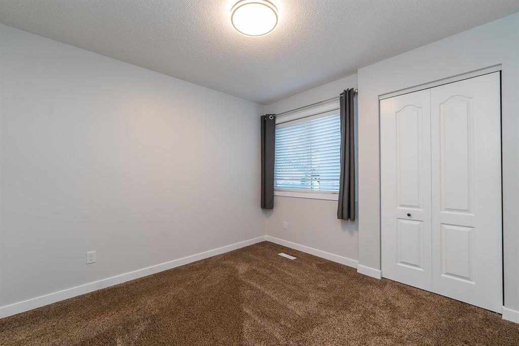 Photo 33 of 111 Desrosiers Drive, Winnipeg MB