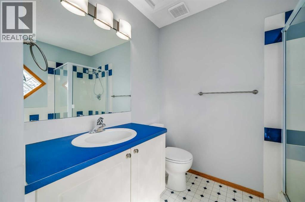 Single Family House for Sale in  Somerglen Park SW Somerset Calgary 