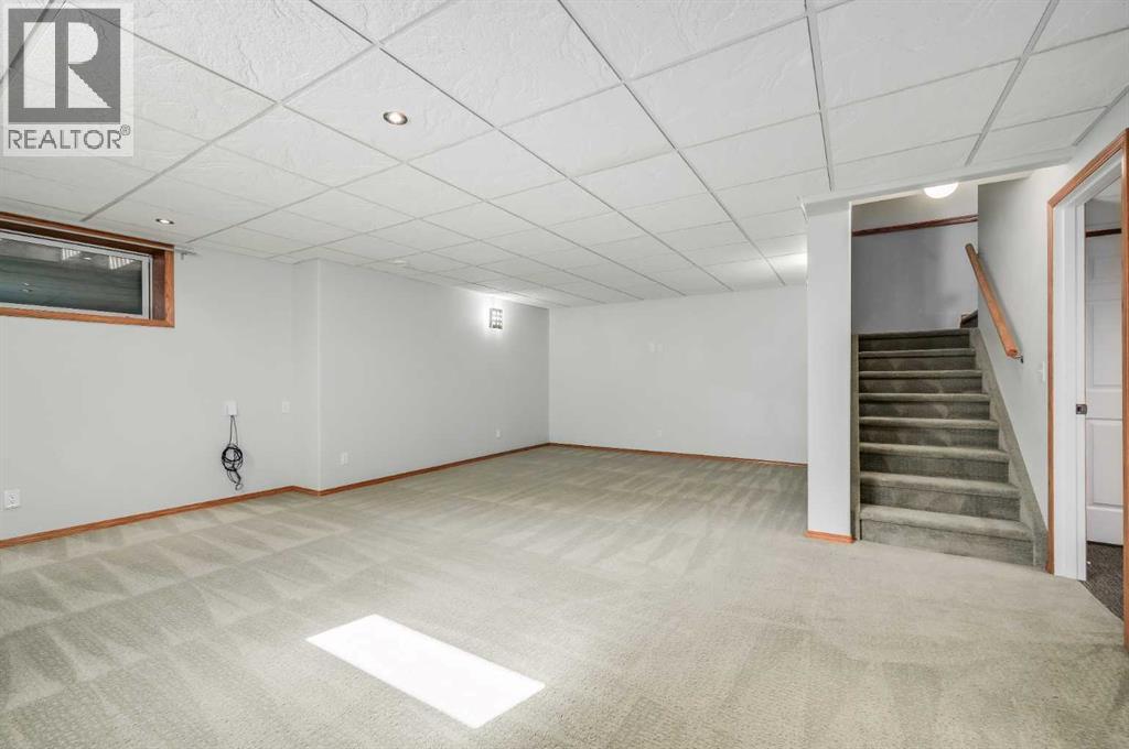 Single Family House for Sale in  Somerglen Park SW Somerset Calgary 