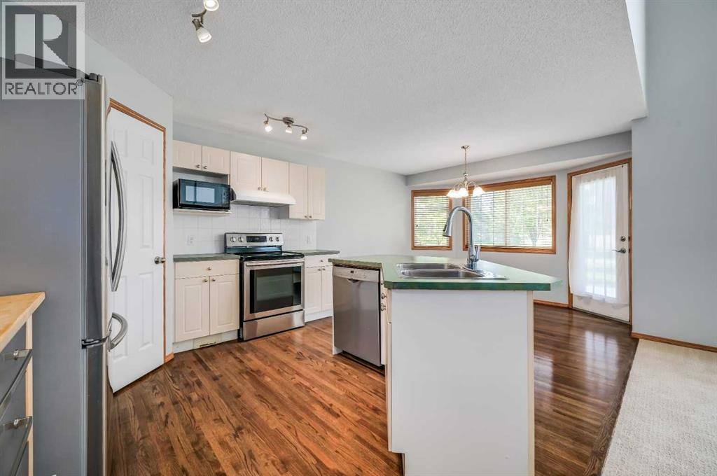 Single Family House for Sale in  Somerglen Park SW Somerset Calgary 