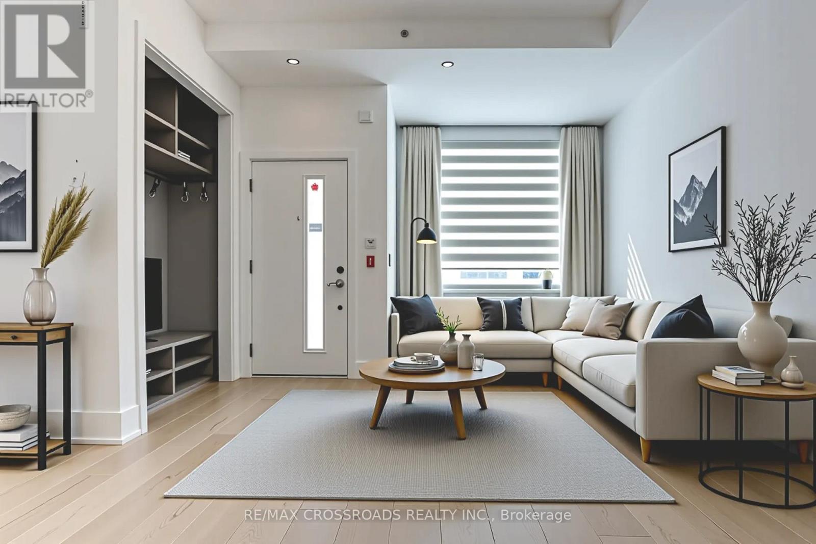 Photo 2 of Th 3 270 Davenport Road, Toronto ON
