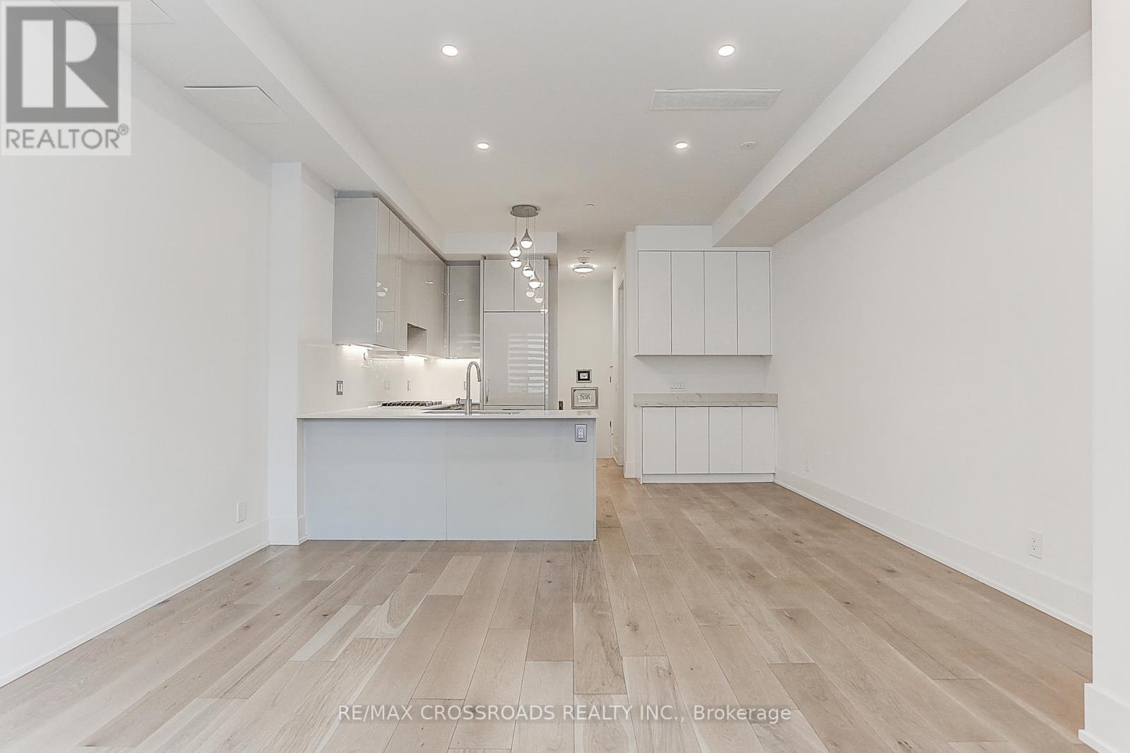 Photo 4 of Th 3 270 Davenport Road, Toronto ON