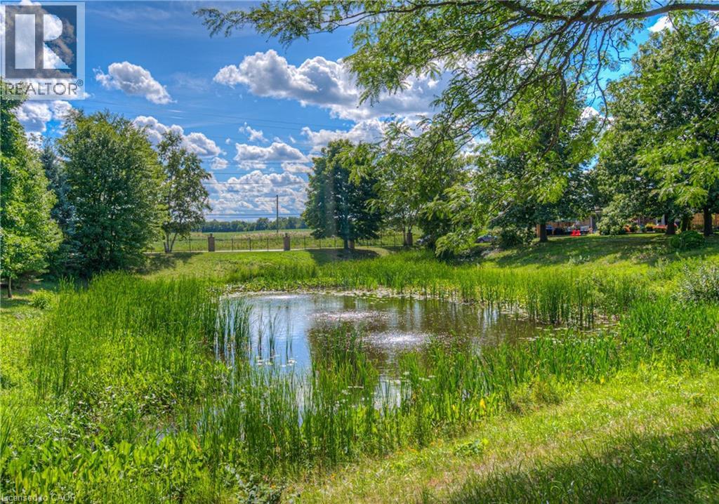 Photo 6 of 43 Postoaks Drive Drive, Mount Hope ON