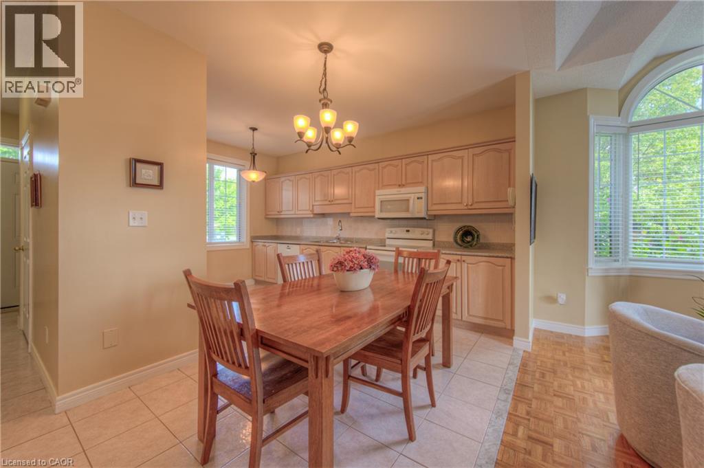 Photo 18 of 43 Postoaks Drive Drive, Mount Hope ON
